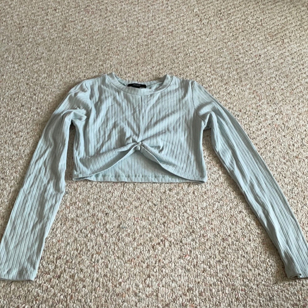 Women’s light blue long sleeve crop top
